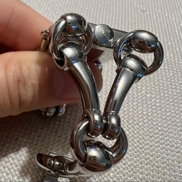 GUCCI SIGNORIA 20MM DIAMOND WHITE MOTHER OF PEARL STAINLESS STEEL WATCH - Picture 8 of 8